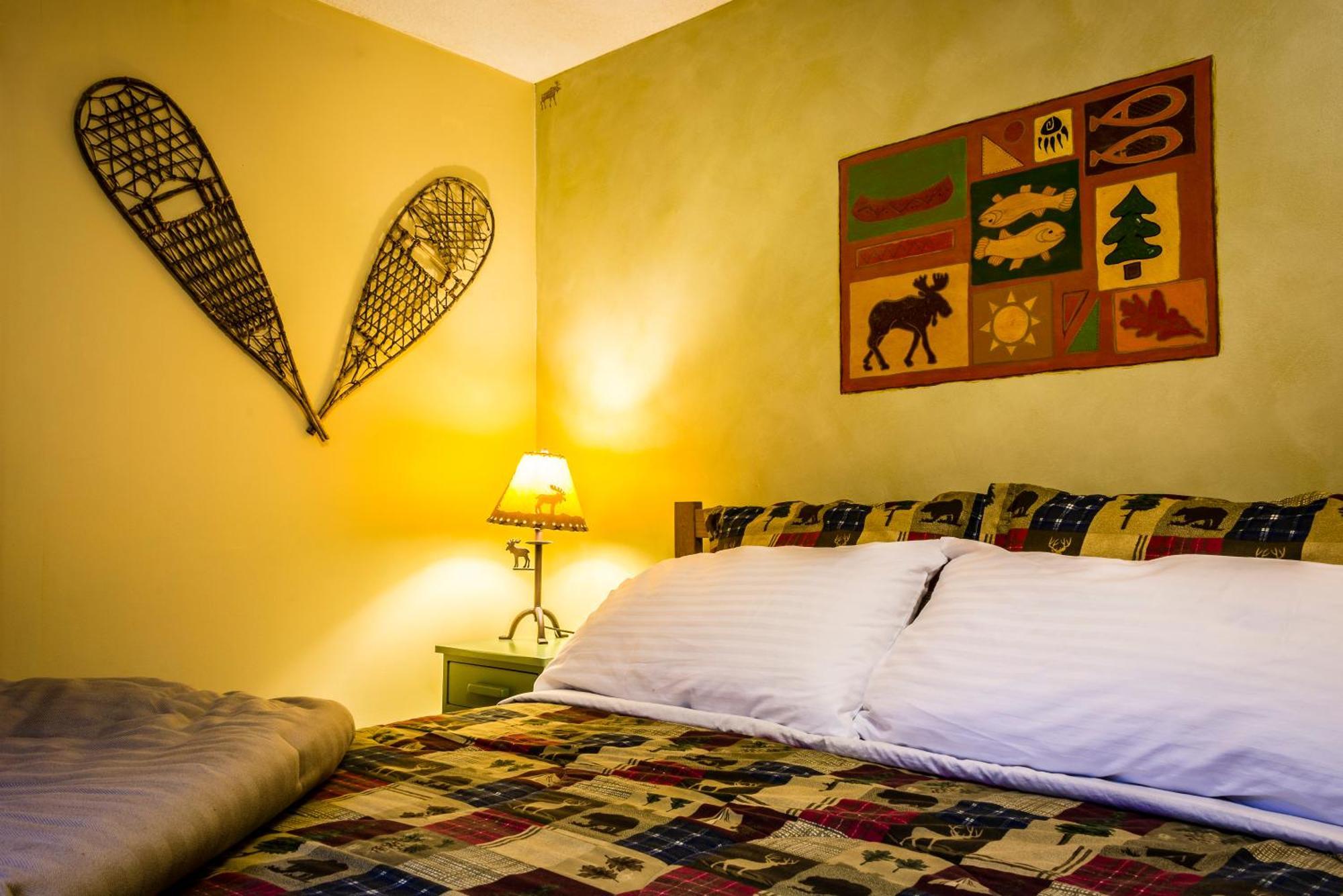 Rustlers Lodge Sundre Quarto foto